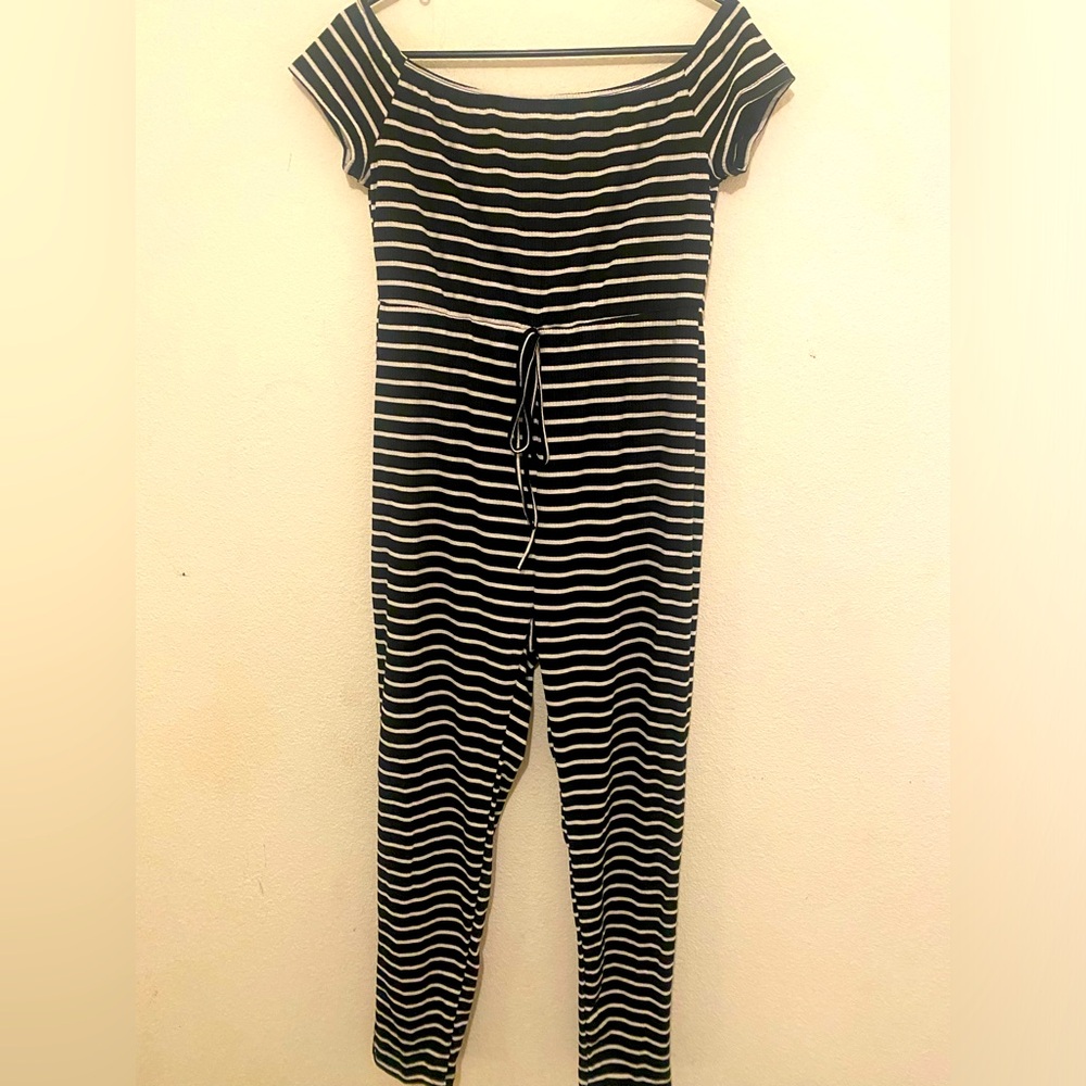 Jumpsuit black and white stripes